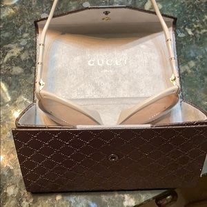 Gucci oversized glasses 👓